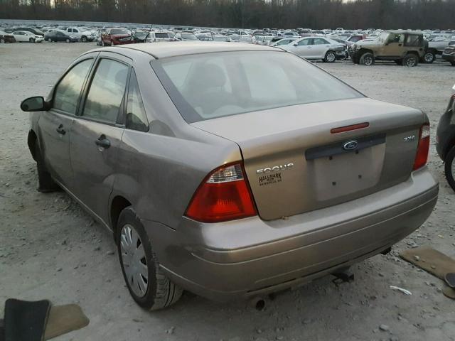 1FAFP34N45W233211 - 2005 FORD FOCUS ZX4 GRAY photo 3