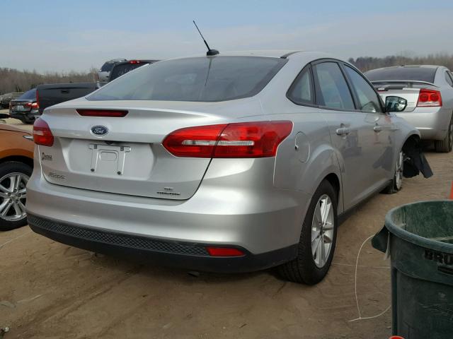 1FADP3F2XFL274407 - 2015 FORD FOCUS SE SILVER photo 4