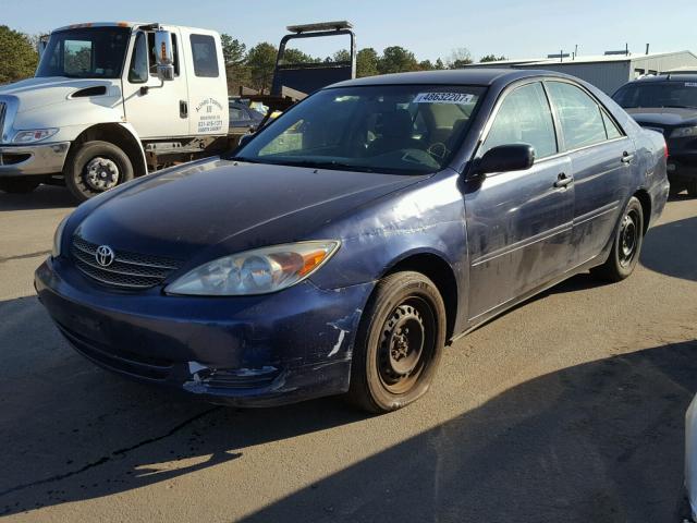 4T1BE32K13U227295 - 2003 TOYOTA CAMRY LE BLUE photo 2