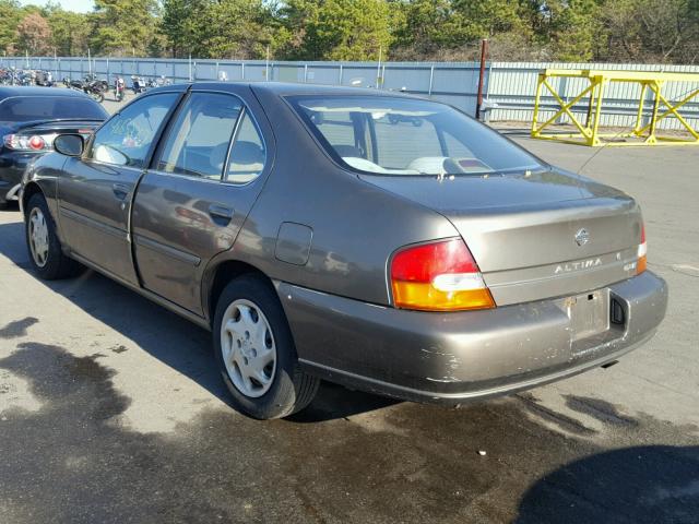 1N4DL01D3XC173116 - 1999 NISSAN ALTIMA XE GOLD photo 3