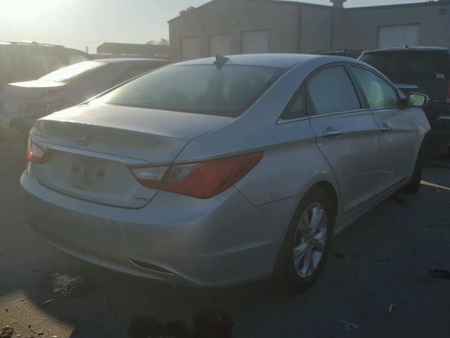 5NPEC4AC6DH554875 - 2013 HYUNDAI SONATA SE SILVER photo 4