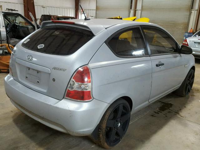 KMHCM36C08U081120 - 2008 HYUNDAI ACCENT GS SILVER photo 4