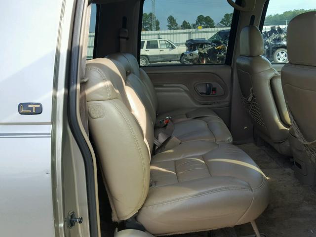 3GNEC16R0XG204299 - 1999 CHEVROLET SUBURBAN C TAN photo 6