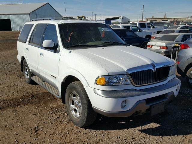 5LMPU28L7WLJ42147 - 1998 LINCOLN NAVIGATOR WHITE photo 1