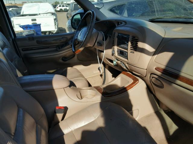 5LMPU28L7WLJ42147 - 1998 LINCOLN NAVIGATOR WHITE photo 5