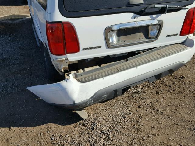 5LMPU28L7WLJ42147 - 1998 LINCOLN NAVIGATOR WHITE photo 9