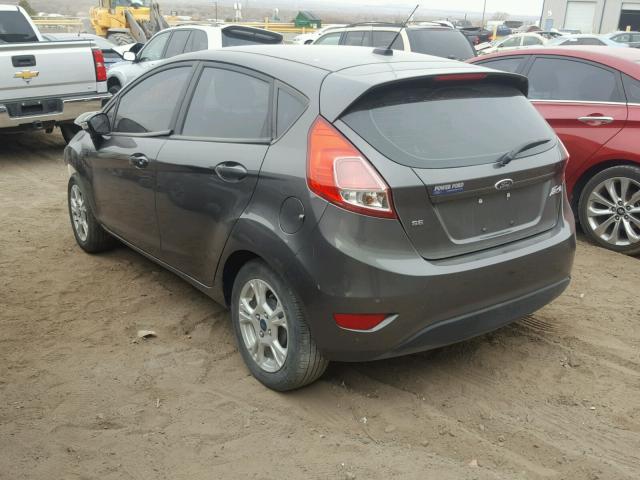 3FADP4EJ2GM104895 - 2016 FORD FIESTA SE GRAY photo 3