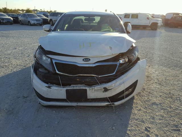 KNAGM4A77D5375931 - 2013 KIA OPTIMA LX WHITE photo 9