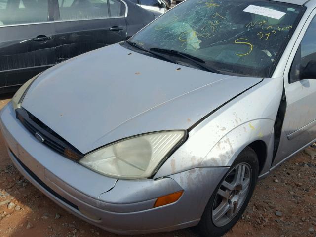 1FAFP34331W378569 - 2001 FORD FOCUS SE SILVER photo 9