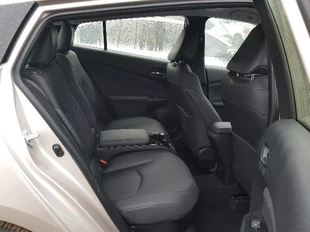 JTDKARFP4H3003329 - 2017 TOYOTA PRIUS PRIM ვერცხლისფერი ფოტო 6