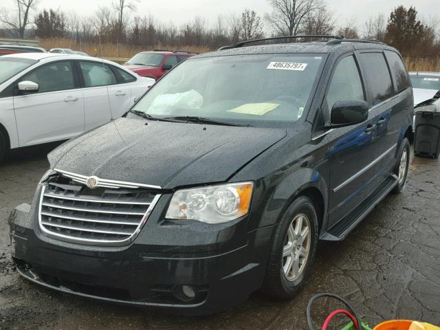 2A4RR5D19AR257754 - 2010 CHRYSLER TOWN & COU BLACK photo 2