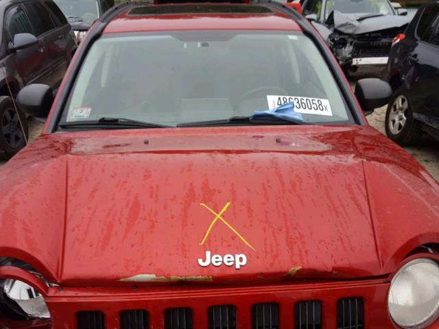 1J8FF47WX7D167617 - 2007 JEEP COMPASS RED photo 7