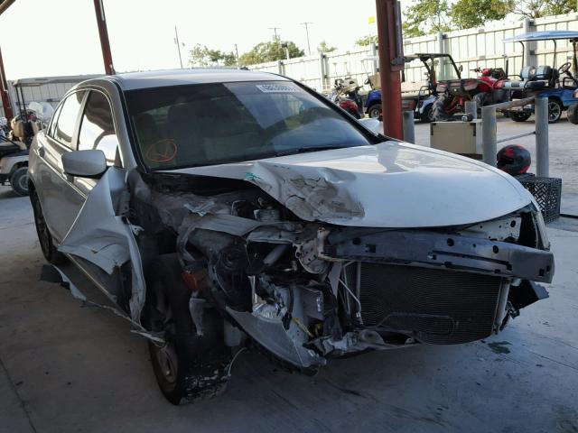 1HGCP2F4XCA234435 - 2012 HONDA ACCORD LXP WHITE photo 1