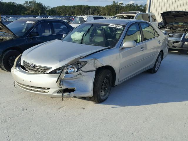 4T1BE32K54U841493 - 2004 TOYOTA CAMRY LE SILVER photo 2