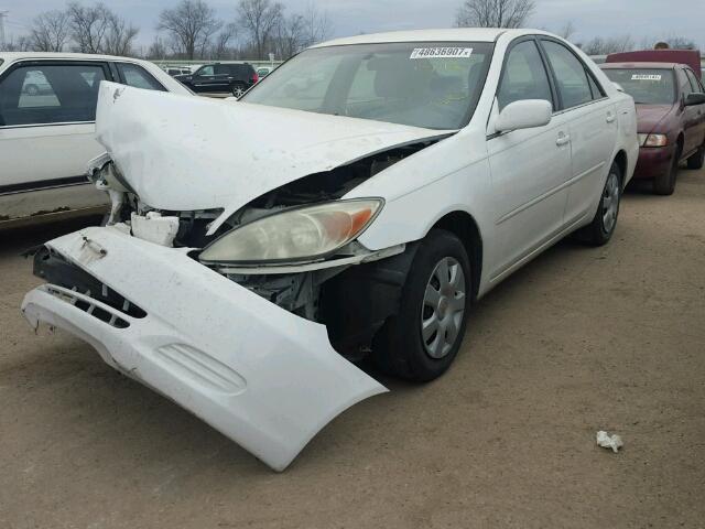 4T1BE32KX4U263391 - 2004 TOYOTA CAMRY LE WHITE photo 2