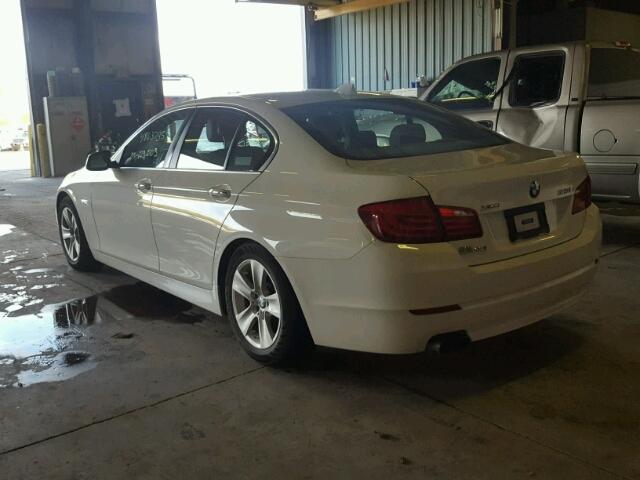 WBAXH5C59DDW15590 - 2013 BMW 528 XI WHITE photo 3