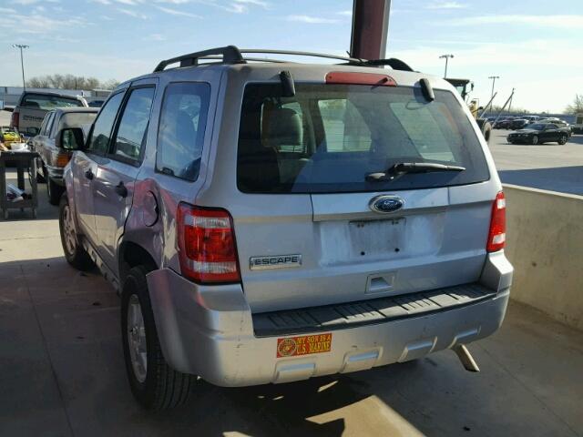 1FMCU0C73BKC50863 - 2011 FORD ESCAPE XLS SILVER photo 3