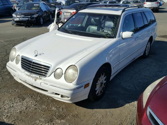 WDBJH65J7YA970711 - 2000 MERCEDES-BENZ E 320 WHITE photo 2