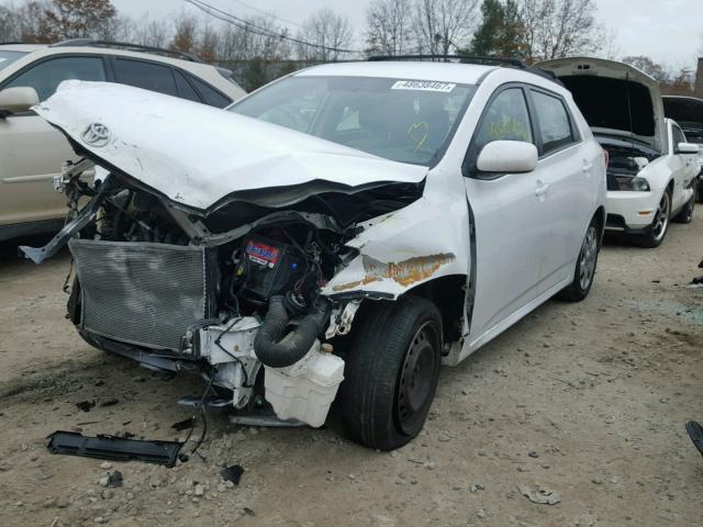 2T1KU40E49C021615 - 2009 TOYOTA COROLLA MA WHITE photo 2