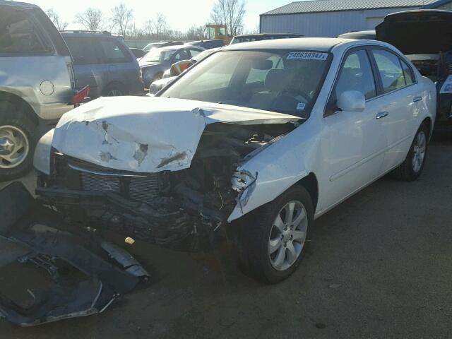 KNAGE124065067647 - 2006 KIA OPTIMA LX WHITE photo 2