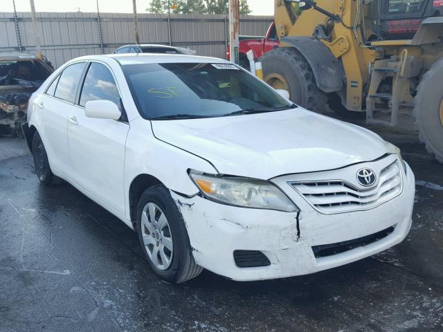4T1BF3EK1BU725696 - 2011 TOYOTA CAMRY BASE WHITE photo 1