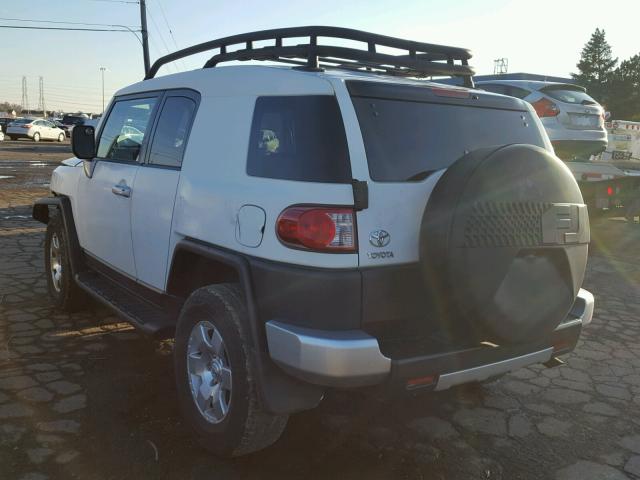 JTEBU4BF5AK077289 - 2010 TOYOTA FJ CRUISER WHITE photo 3