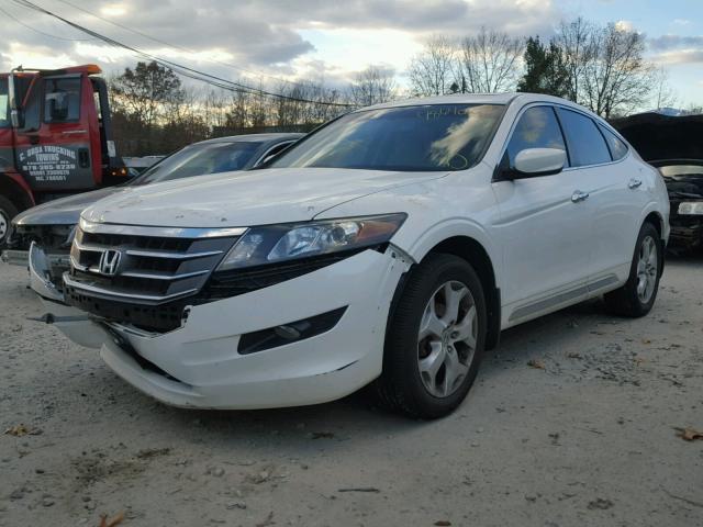 5J6TF2H54BL005110 - 2011 HONDA ACCORD CRO WHITE photo 2