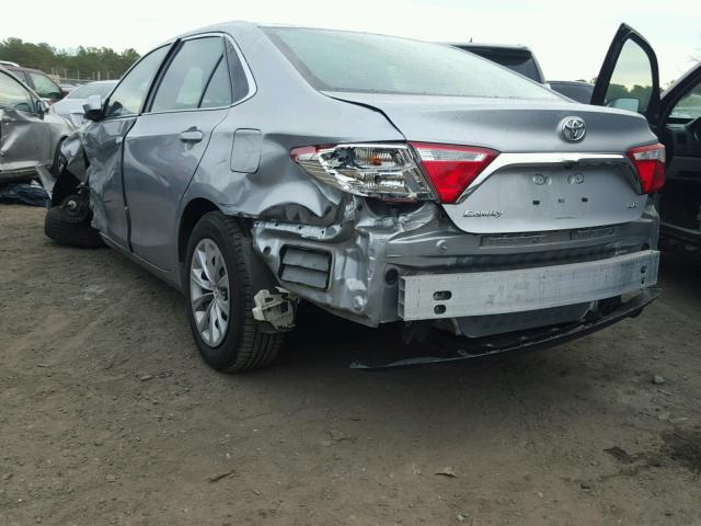 4T4BF1FK4FR474512 - 2015 TOYOTA CAMRY LE SILVER photo 3