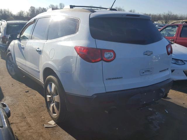 1GNEV33D39S101047 - 2009 CHEVROLET TRAVERSE L WHITE photo 3