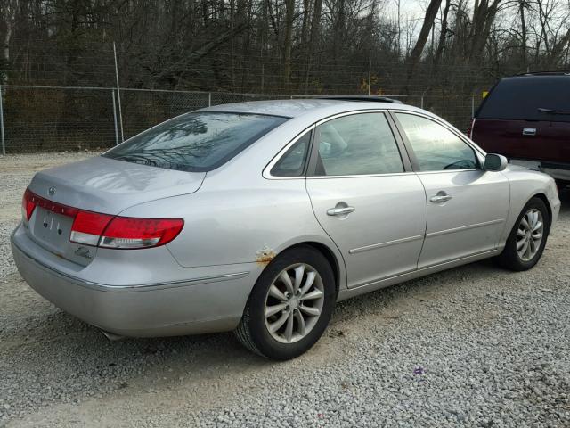 KMHFC46F06A043997 - 2006 HYUNDAI AZERA SE SILVER photo 4