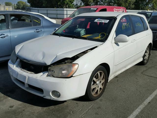 KNAFE161765242276 - 2006 KIA SPECTRA5 WHITE photo 2