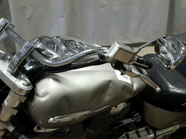 1HFSC49343A103608 - 2003 HONDA VTX1800 S SILVER photo 9