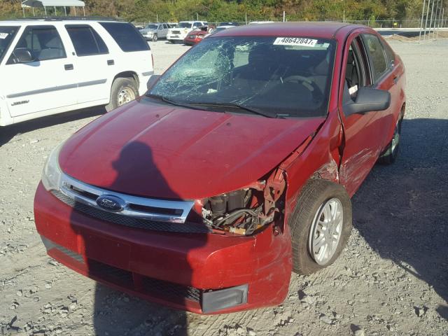 1FAHP35N99W268758 - 2009 FORD FOCUS SE RED photo 2