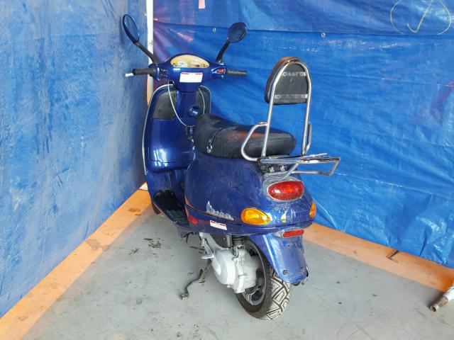 ZAPC161C215001479 - 2001 VESPA C161C BLUE photo 3