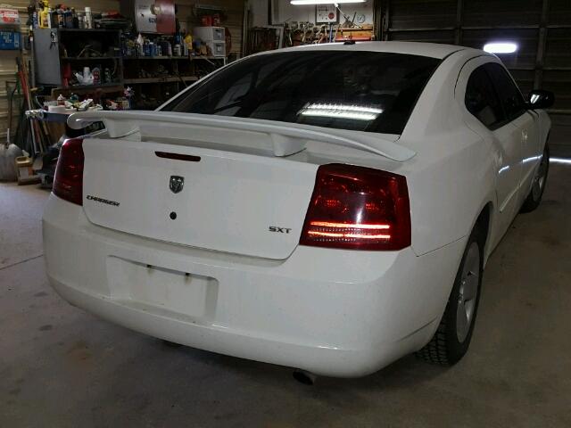 2B3KA43G87H837592 - 2007 DODGE CHARGER SE WHITE photo 4