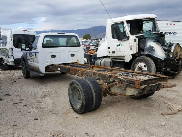 1FDAF57R98EE31113 - 2008 FORD F550 SUPER WHITE photo 3