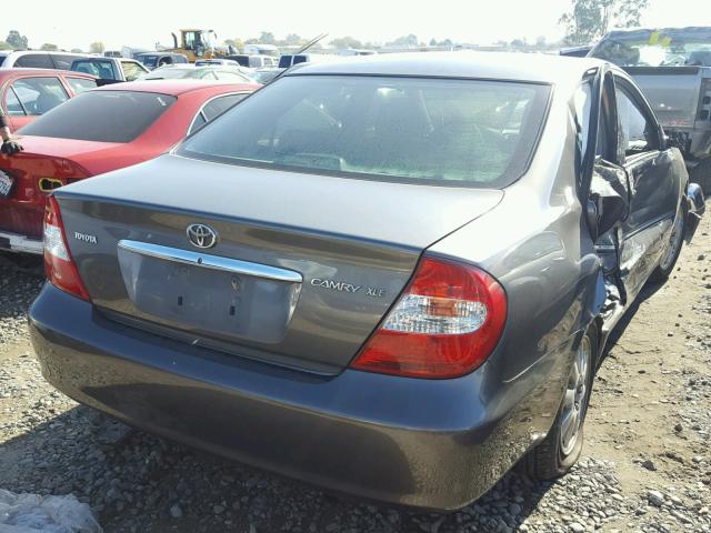 JTDBE30K620046965 - 2002 TOYOTA CAMRY LE ნაცრისფერი ფოტო 4