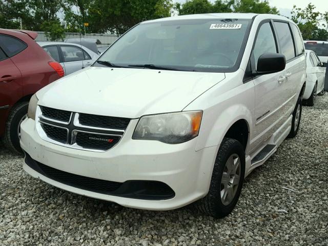 2C4RDGBG3CR322611 - 2012 DODGE GRAND CARA WHITE photo 2