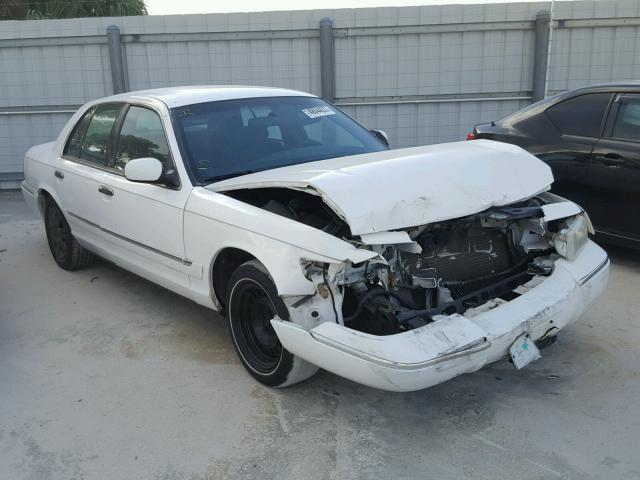 2MEFM74W72X628453 - 2002 MERCURY GRAND MARQ WHITE photo 1