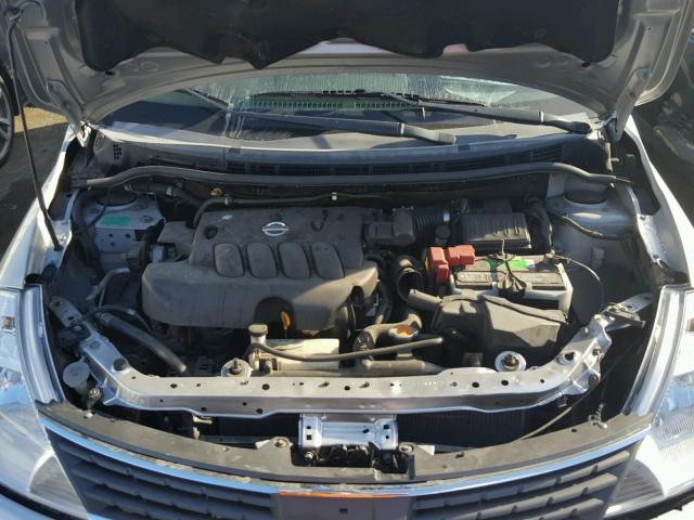 3N1BC11E17L404425 - 2007 NISSAN VERSA S SILVER photo 7