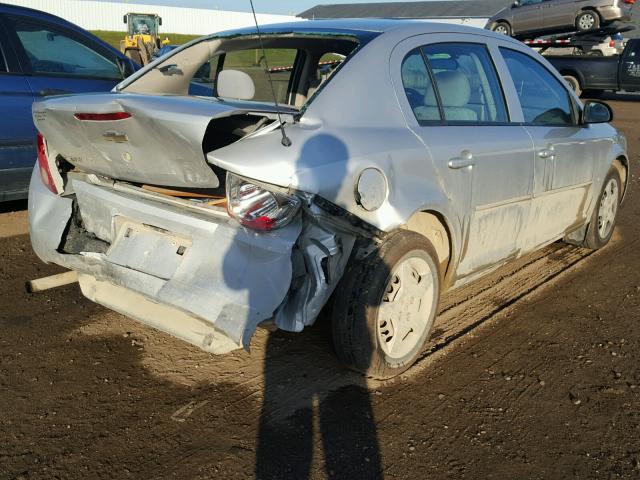 1G1AK55F177403732 - 2007 CHEVROLET COBALT LS SILVER photo 4