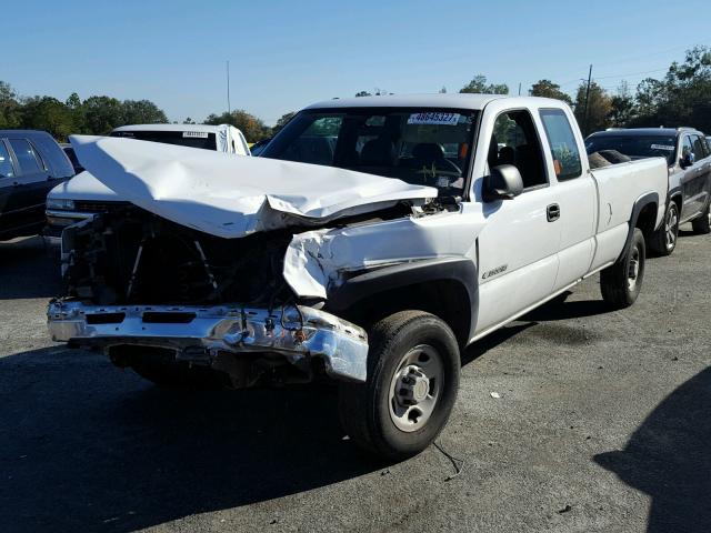 1GCHC29U15E168090 - 2005 CHEVROLET SILVERADO WHITE photo 2