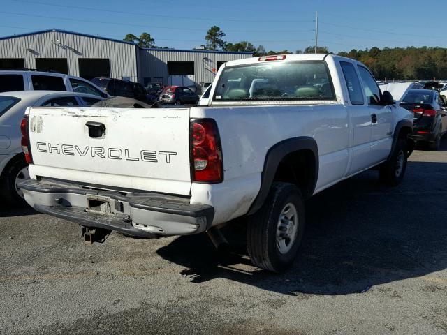 1GCHC29U15E168090 - 2005 CHEVROLET SILVERADO WHITE photo 4