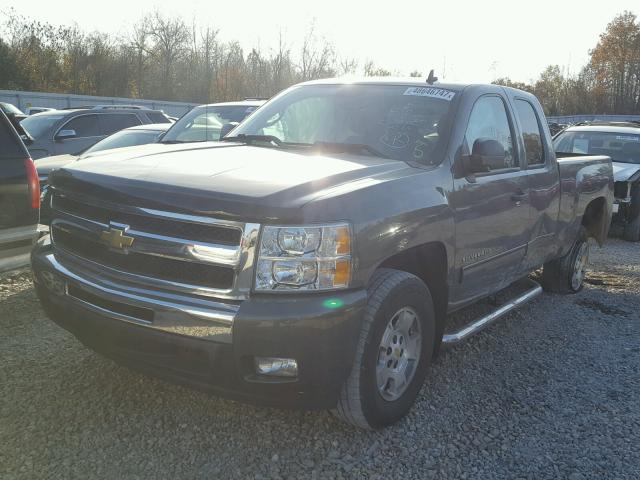 1GCRCSE03BZ410714 - 2011 CHEVROLET SILVERADO GRAY photo 2