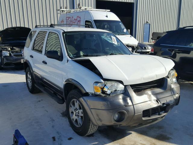 1FMYU031X5KB37515 - 2005 FORD ESCAPE XLT WHITE photo 1