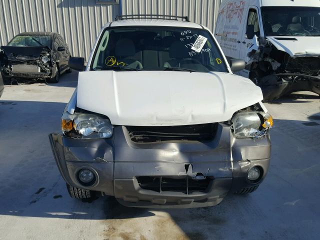 1FMYU031X5KB37515 - 2005 FORD ESCAPE XLT WHITE photo 9