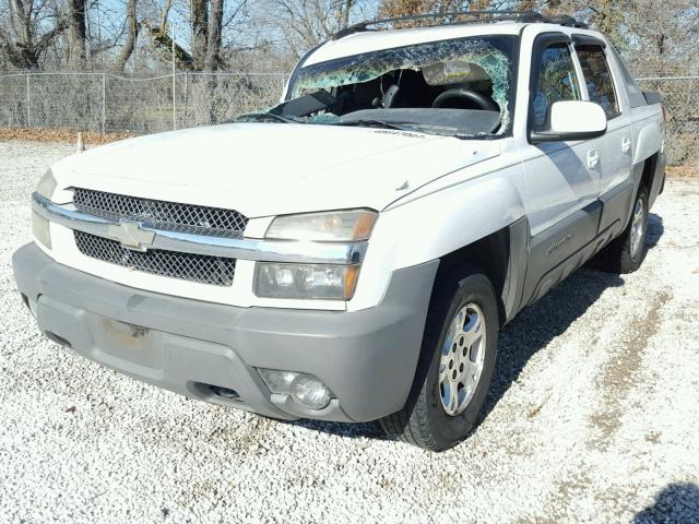 3GNEC13T82G139680 - 2002 CHEVROLET AVALANCHE WHITE photo 2