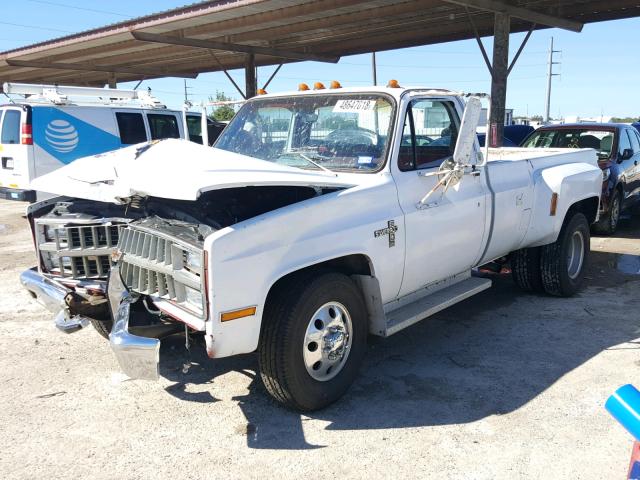 1GCHC34J8CJ163539 - 1982 CHEVROLET C30 WHITE photo 2