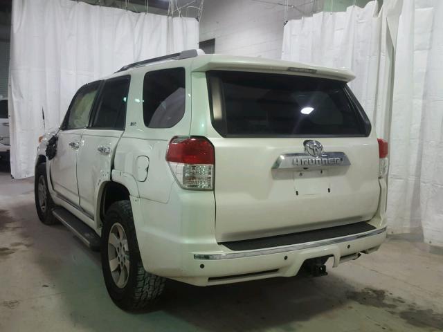 JTEBU5JR0C5093466 - 2012 TOYOTA 4RUNNER SR WHITE photo 3