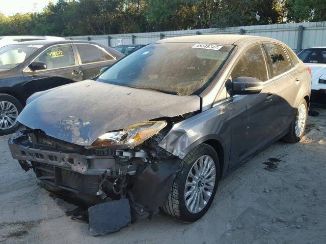 1FAHP3J26CL138389 - 2012 FORD FOCUS TITA GRAY photo 2